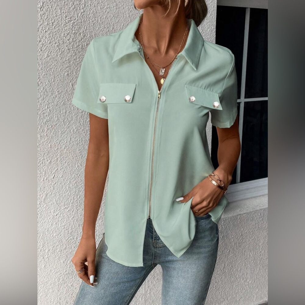SHEIN LUNE Flap Detail Zip Up Top